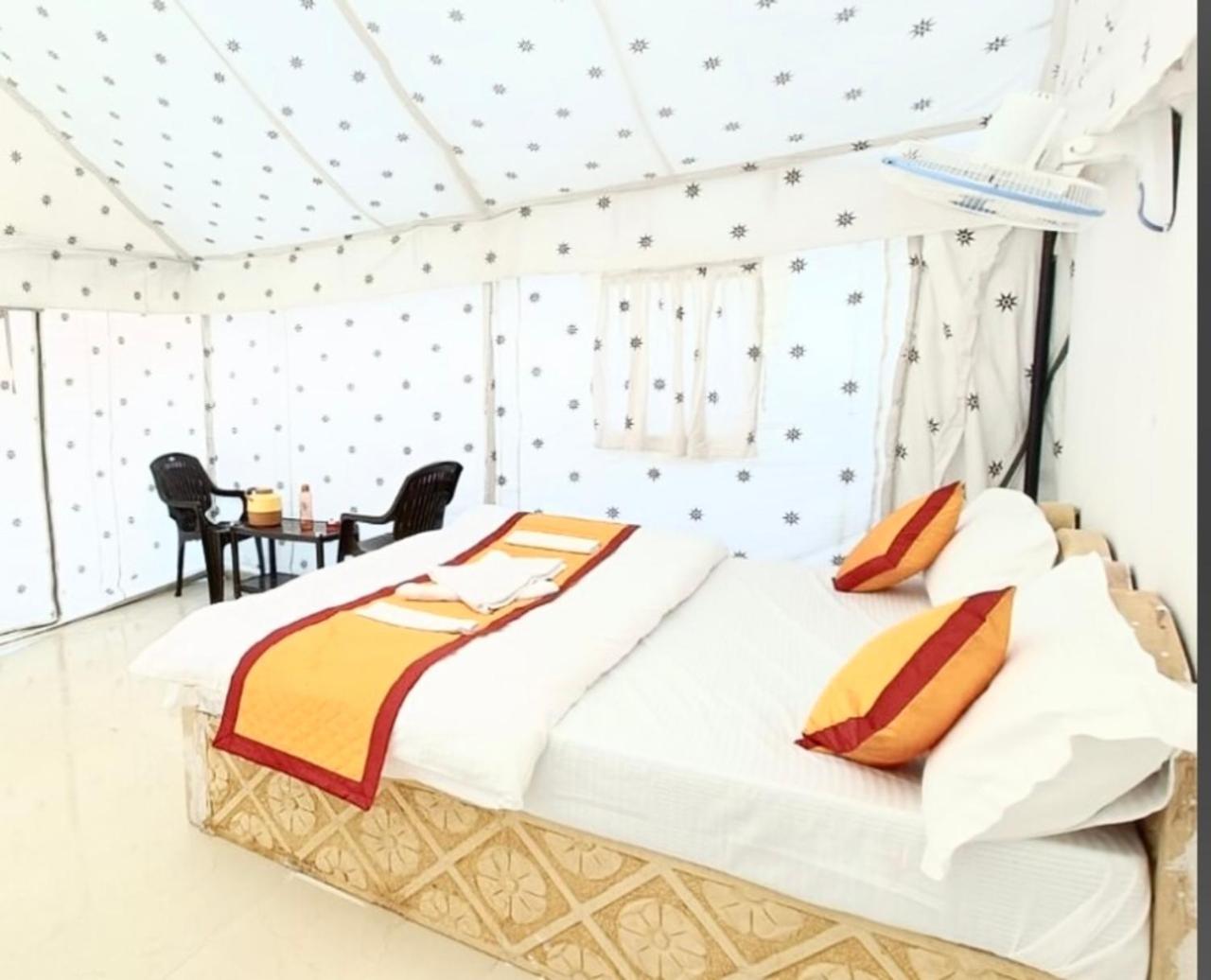 The Saffron Desert Camp Jaisalmer Luaran gambar
